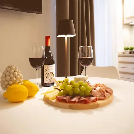 Meravigghia Apartment *